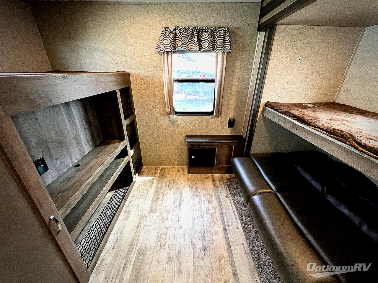 2019 Keystone Sprinter Campfire Edition 33BH Photo 15