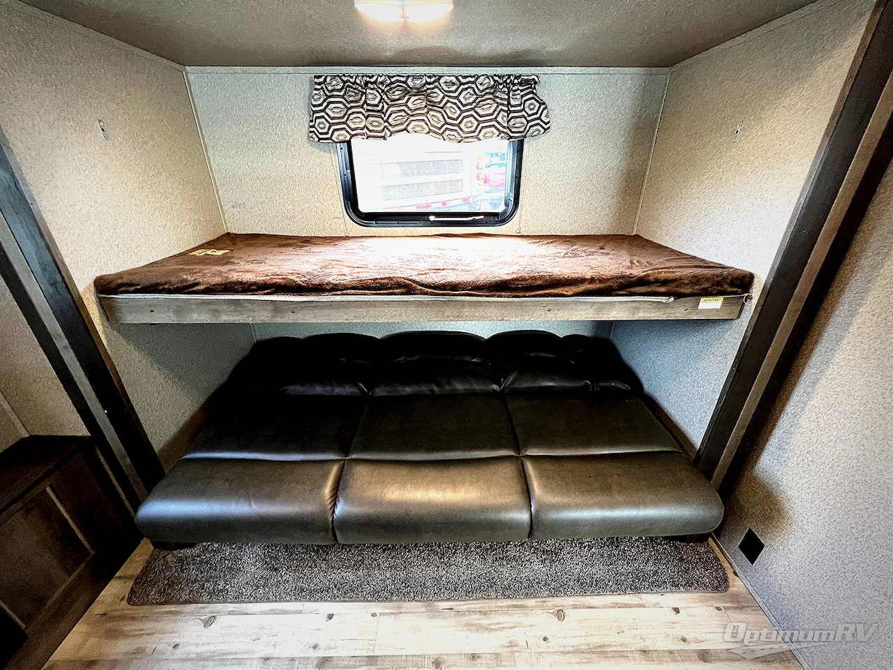 2019 Keystone Sprinter Campfire Edition 33BH Photo 18