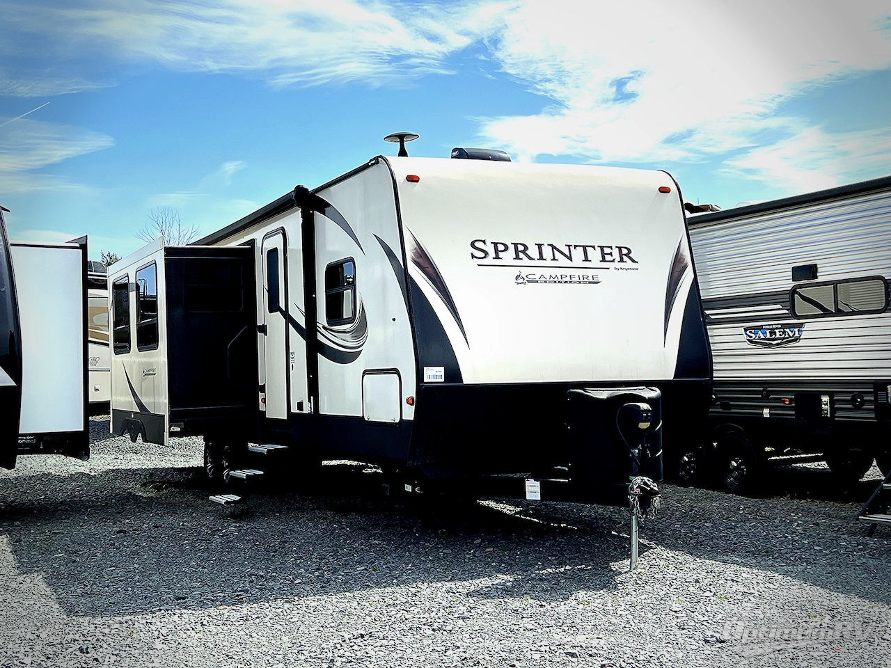 2019 Keystone Sprinter Campfire Edition 33BH Photo 1