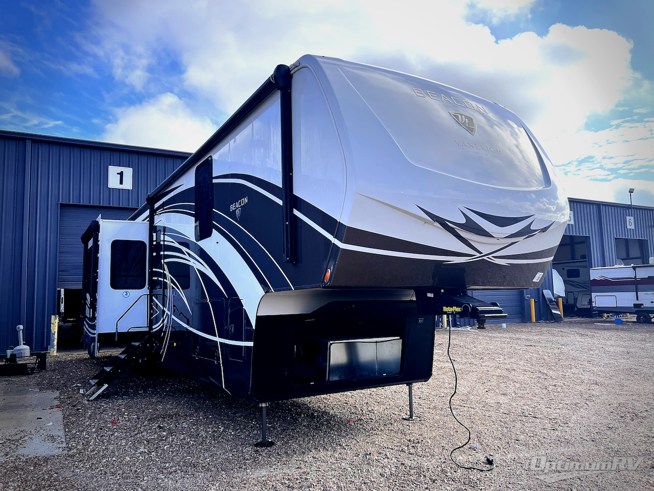 2022 VanLeigh Beacon 41LKB Photo 1