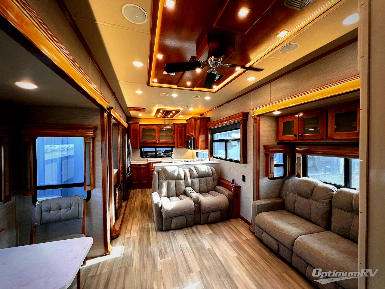 2022 VanLeigh Beacon 41LKB Photo 4