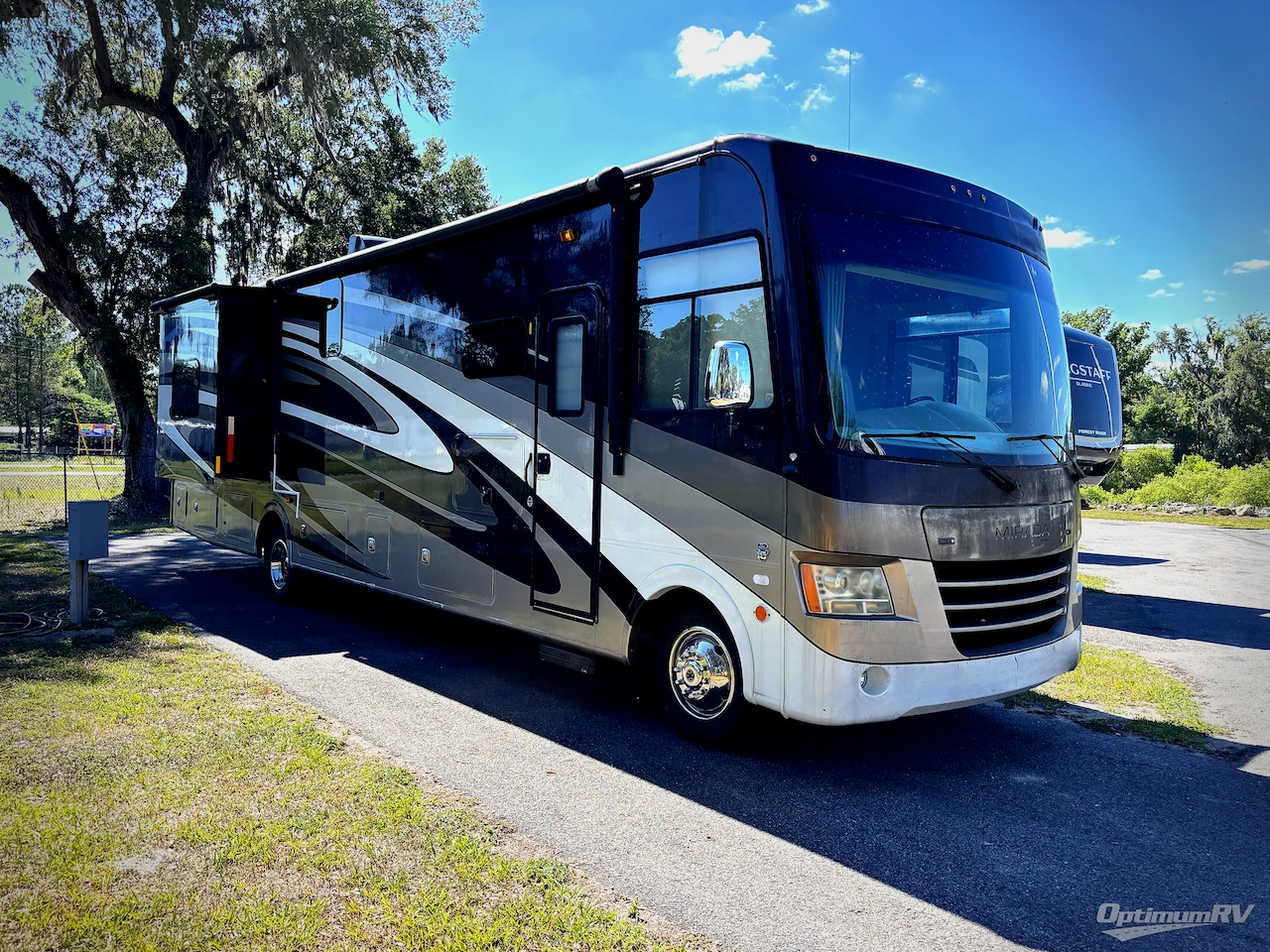 2015 Coachmen Mirada 35LS Photo 1