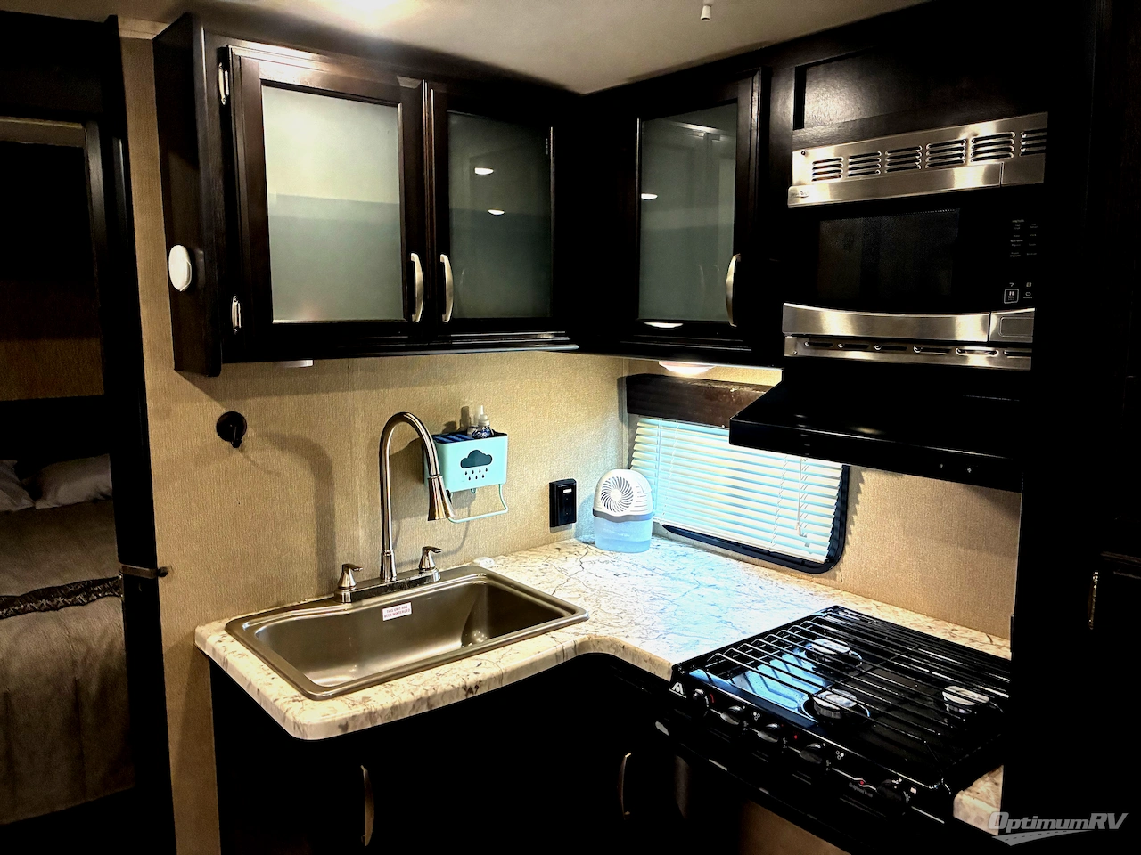 2016 Grand Design Imagine 2150RB Photo 9