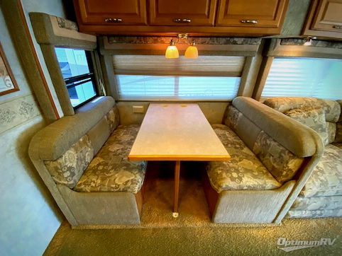2006 Winnebago Voyage 31W RV Photo 2
