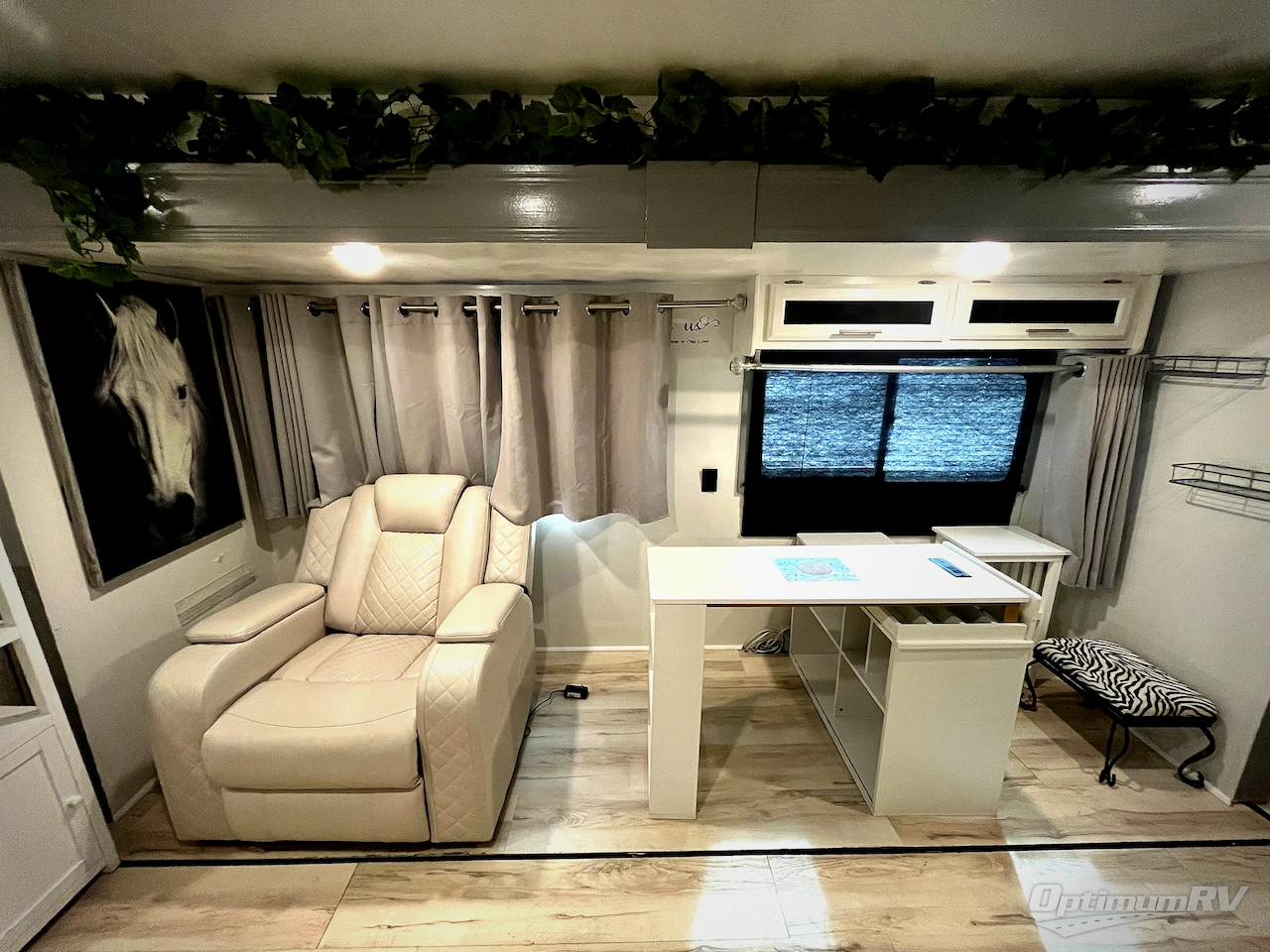 2019 Jayco Jay Flight SLX 8 324BDS Photo 11