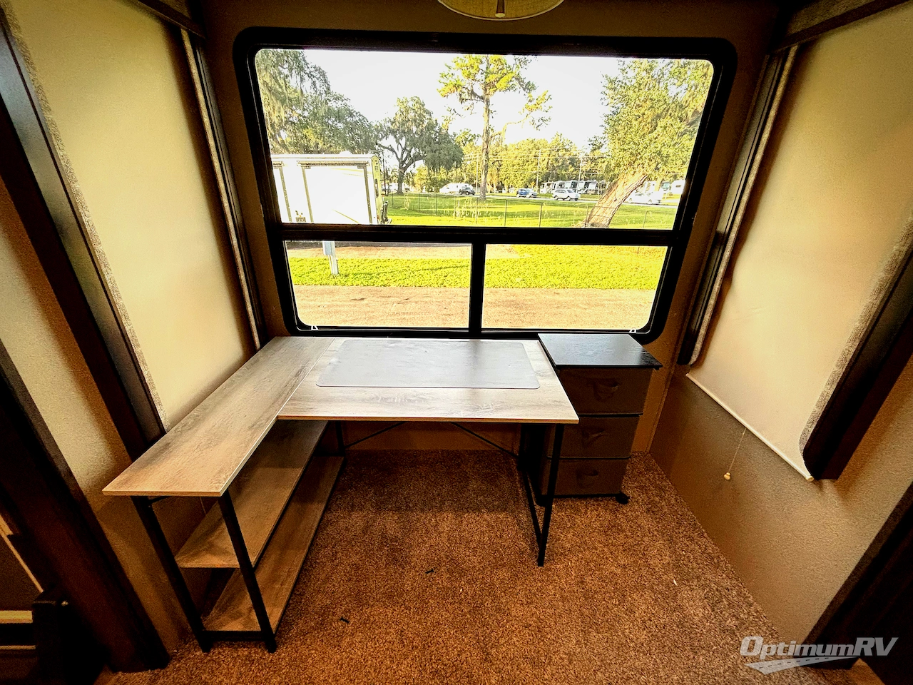 2019 Grand Design Solitude 380FL Photo 15