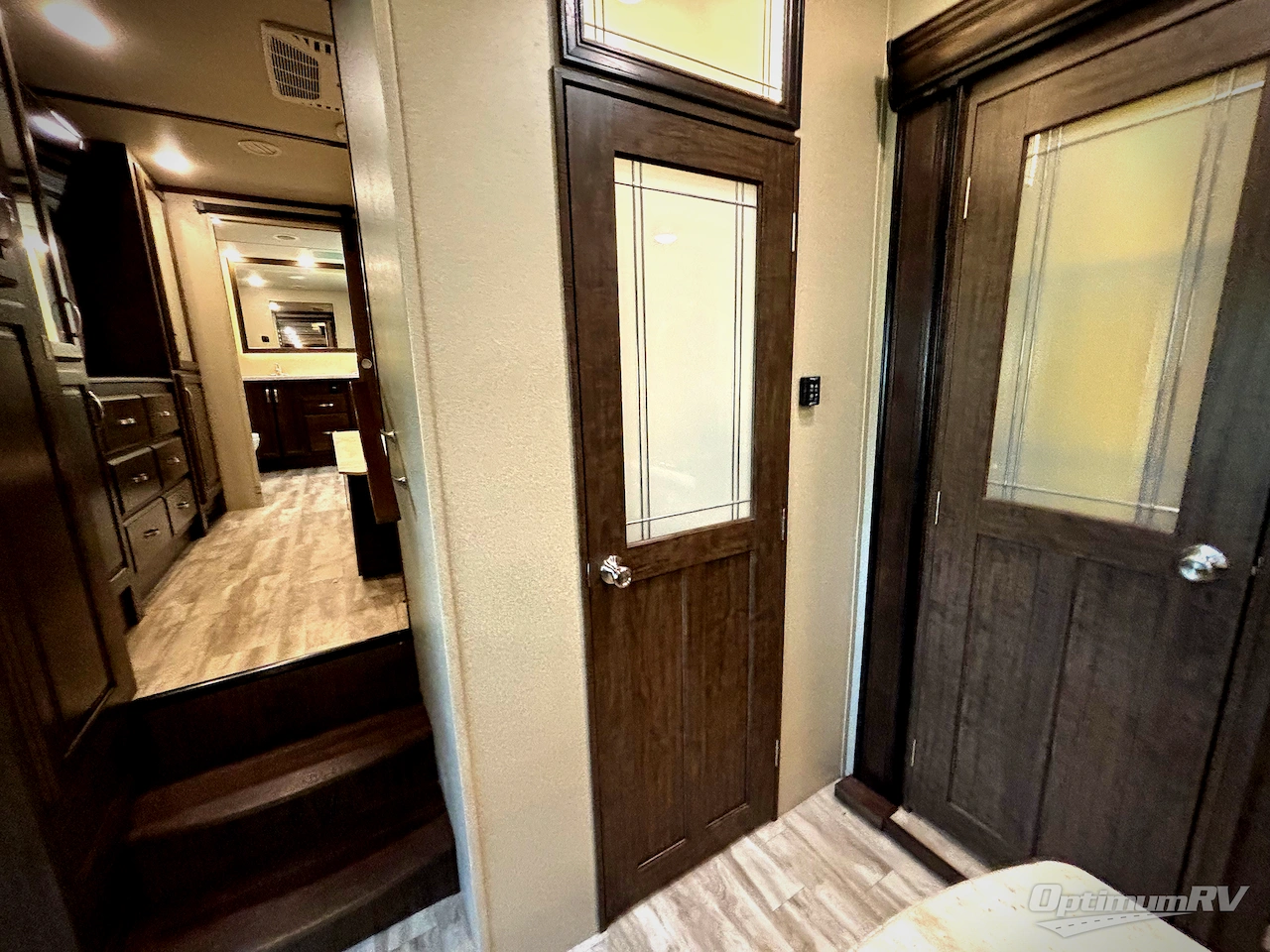 2019 Grand Design Solitude 380FL Photo 16