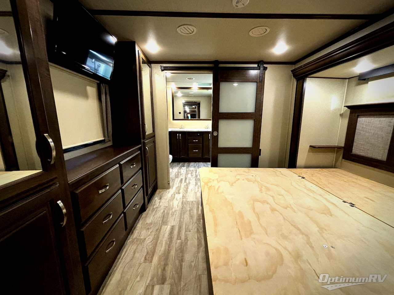 2019 Grand Design Solitude 380FL Photo 18