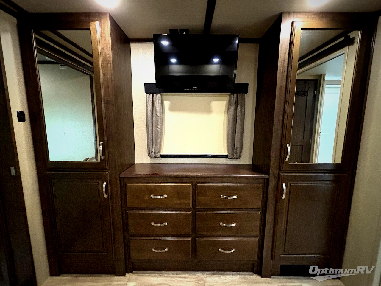 2019 Grand Design Solitude 380FL Photo 20