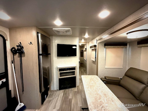 2022 Forest River Flagstaff Micro Lite 25FKS RV Photo 2