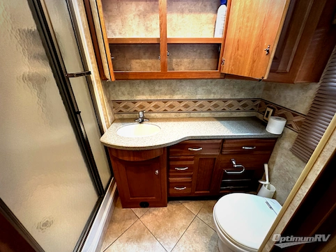 2012 Winnebago Adventurer 37F RV Photo 4