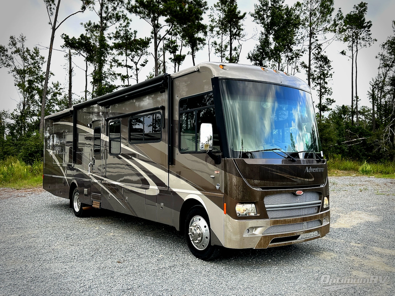 2012 Winnebago Adventurer 37F Photo 1