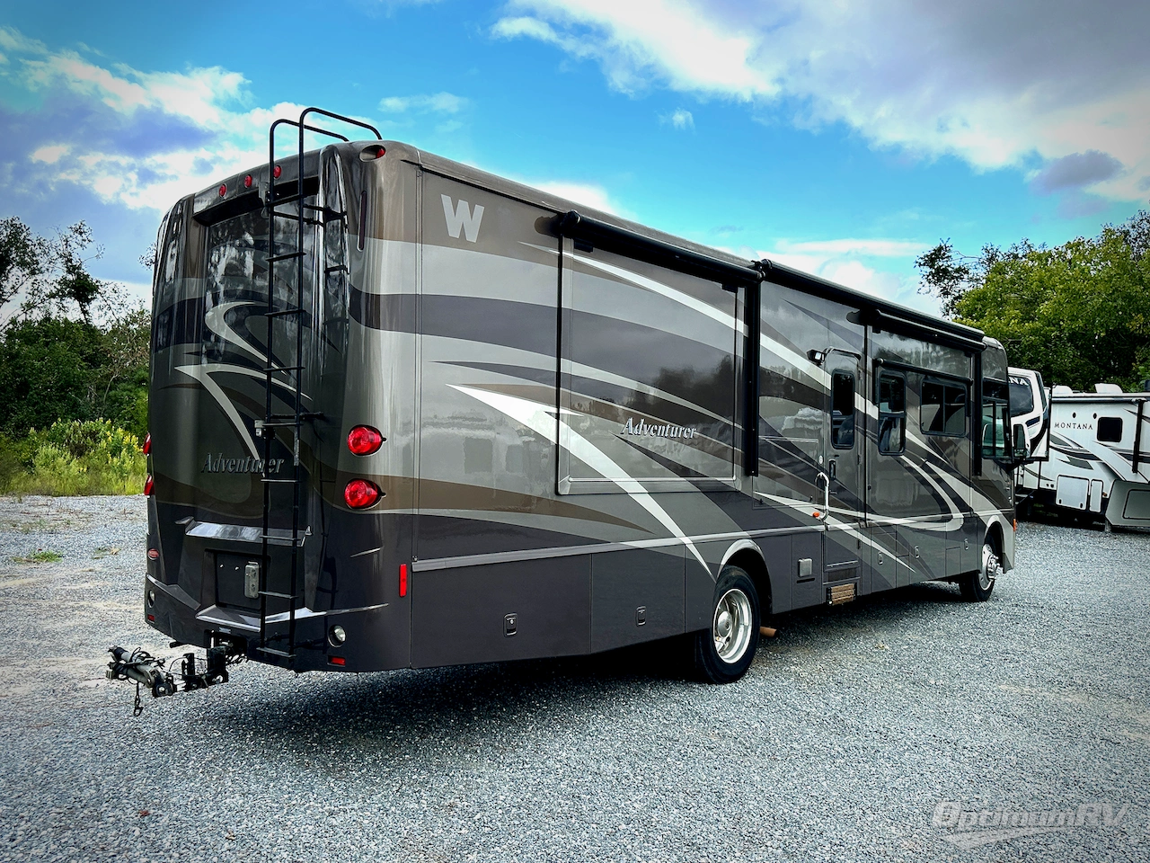 2012 Winnebago Adventurer 37F Photo 2