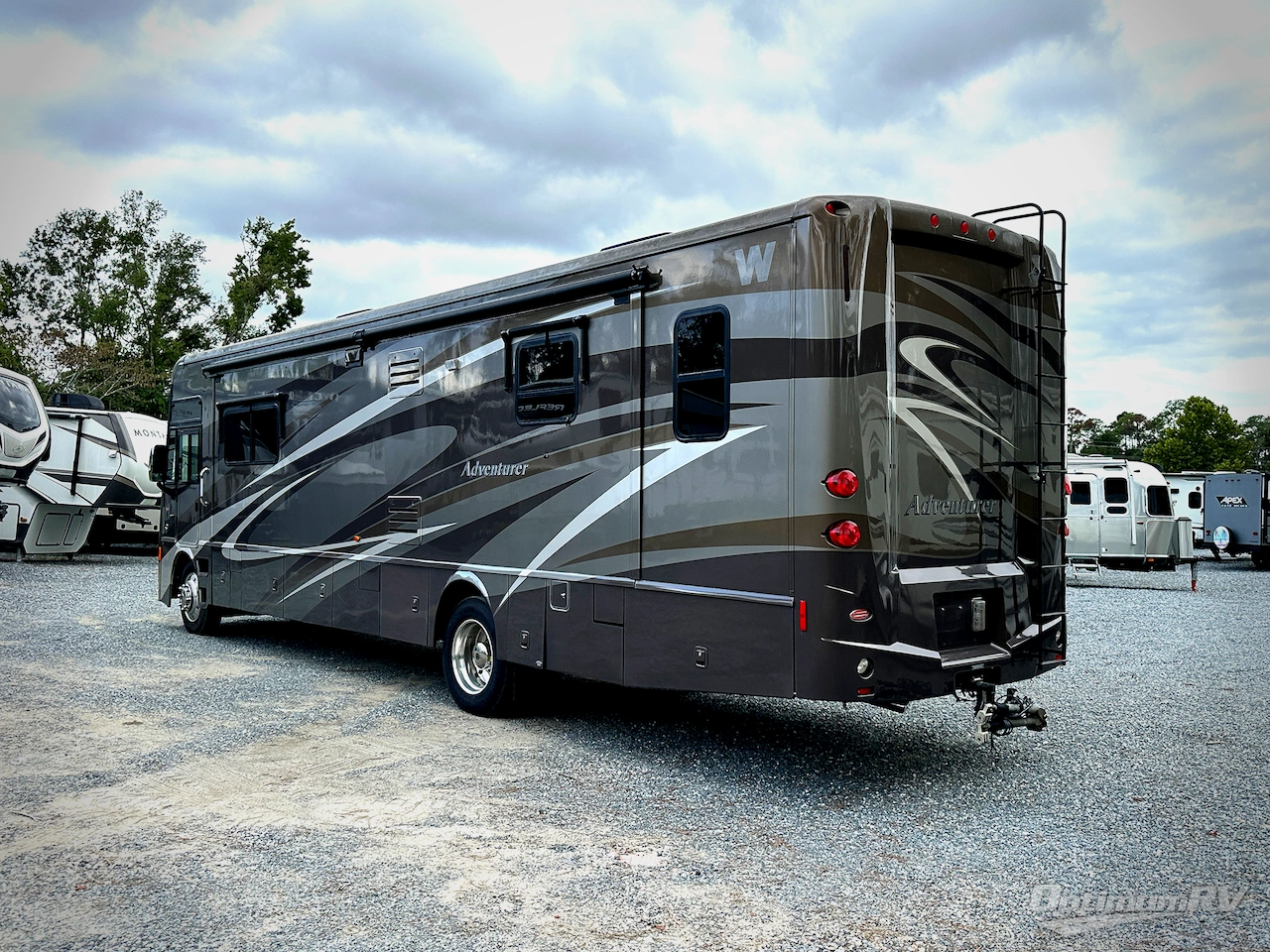 2012 Winnebago Adventurer 37F Photo 3