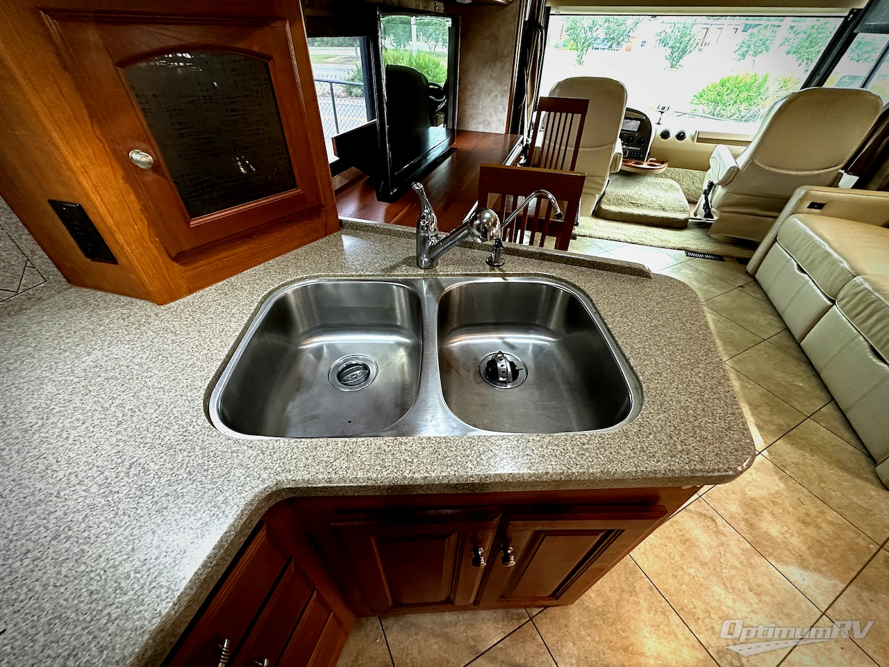 2012 Winnebago Adventurer 37F Photo 13