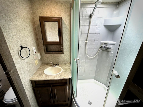 2019 Coachmen Apex Ultra-Lite 249RBS RV Photo 4