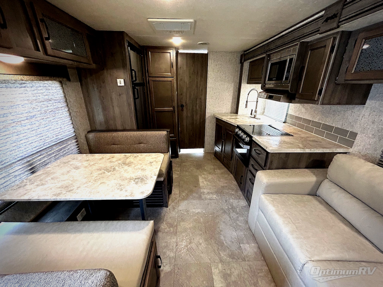 2019 Coachmen Apex Ultra-Lite 249RBS Photo 4