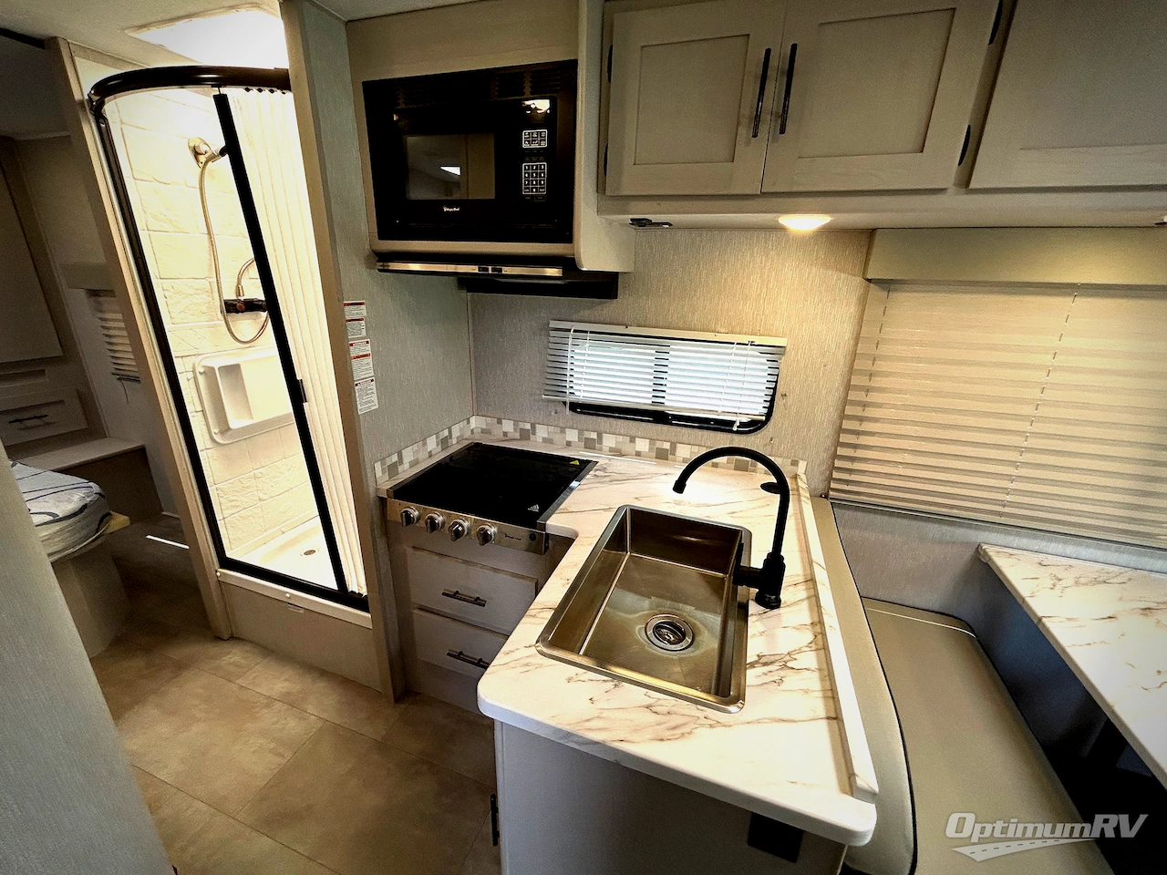 2023 Coachmen Freelander 27QB Photo 6