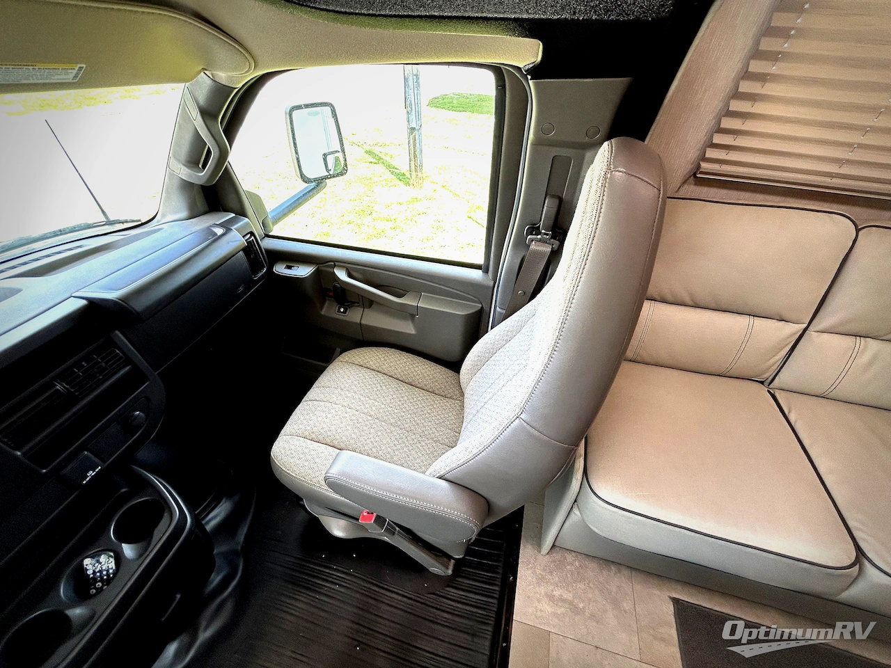 2023 Coachmen Freelander 27QB Photo 9