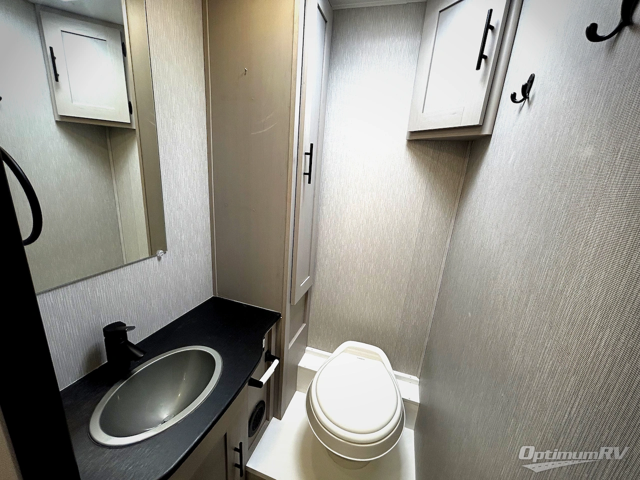 2023 Coachmen Freelander 27QB Photo 18