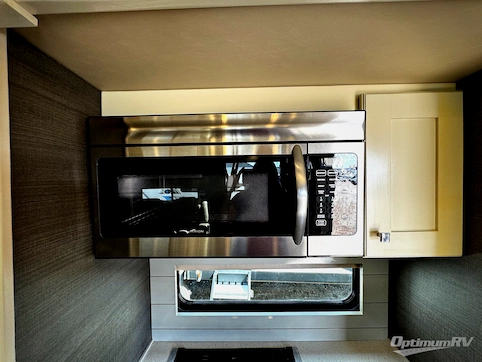 2021 VanLeigh Pinecrest 305RLP RV Photo 3