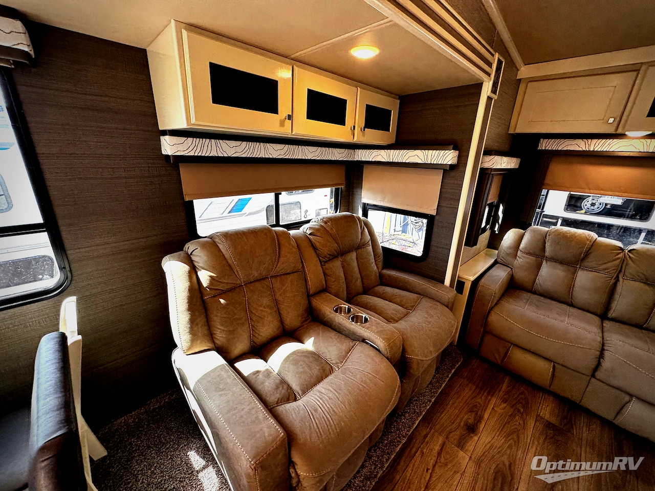 2021 VanLeigh Pinecrest 305RLP Photo 4