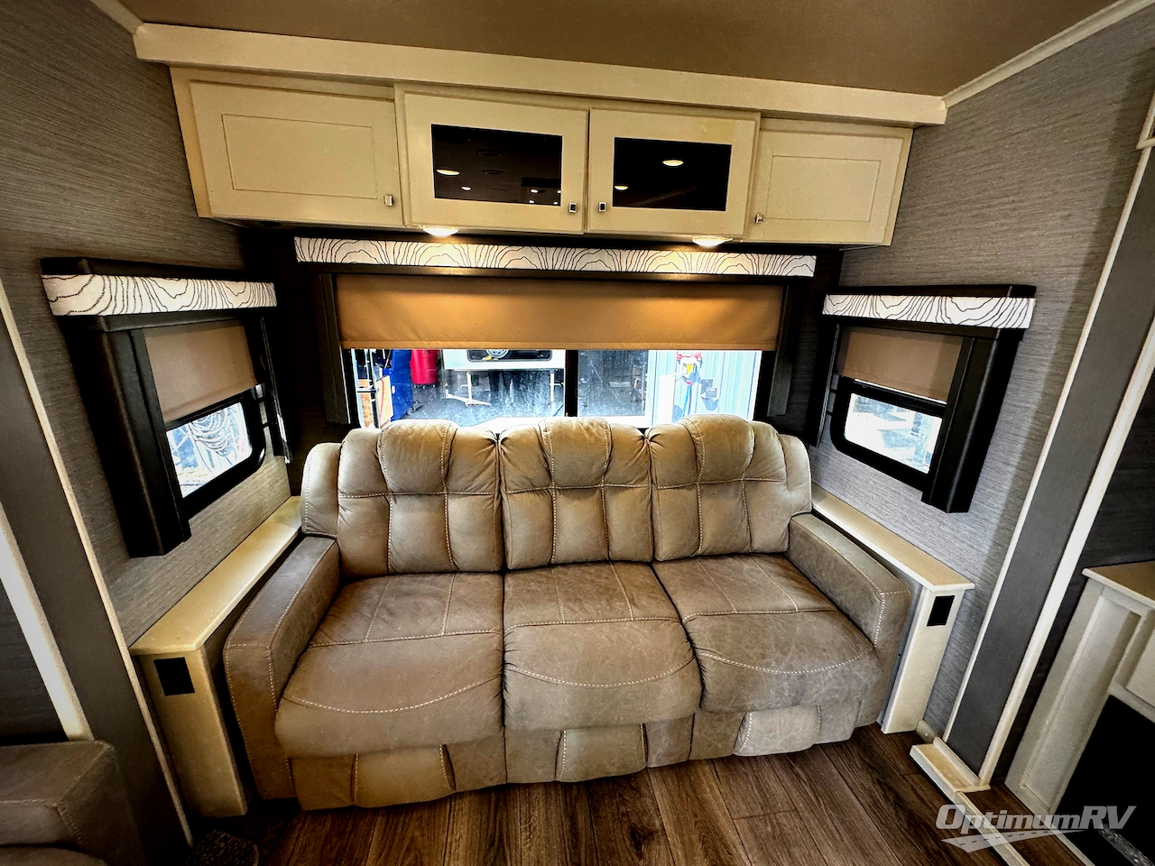 2021 VanLeigh Pinecrest 305RLP Photo 5