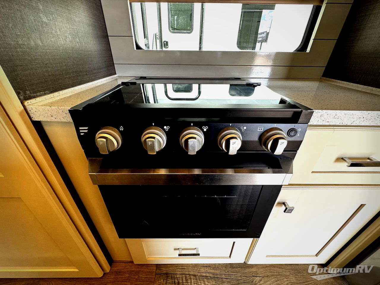 2021 VanLeigh Pinecrest 305RLP Photo 10