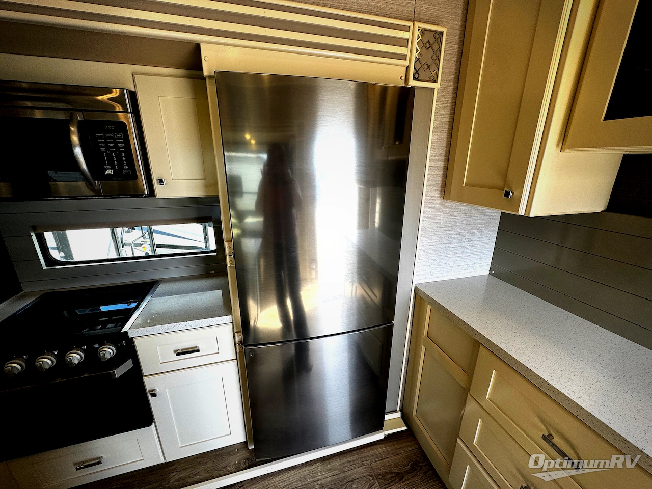 2021 VanLeigh Pinecrest 305RLP Photo 12