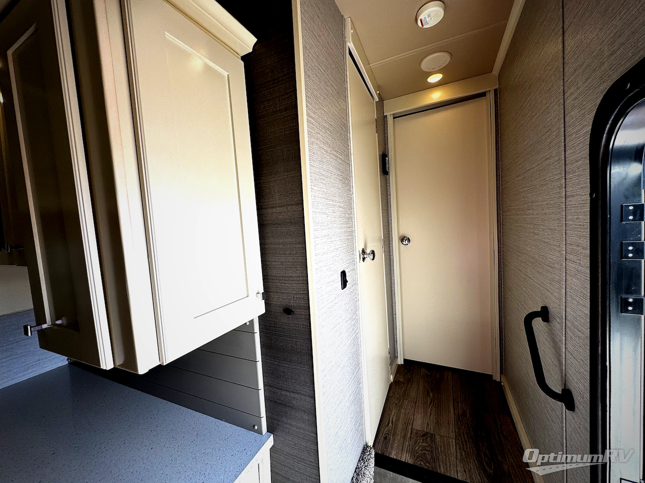 2021 VanLeigh Pinecrest 305RLP Photo 15