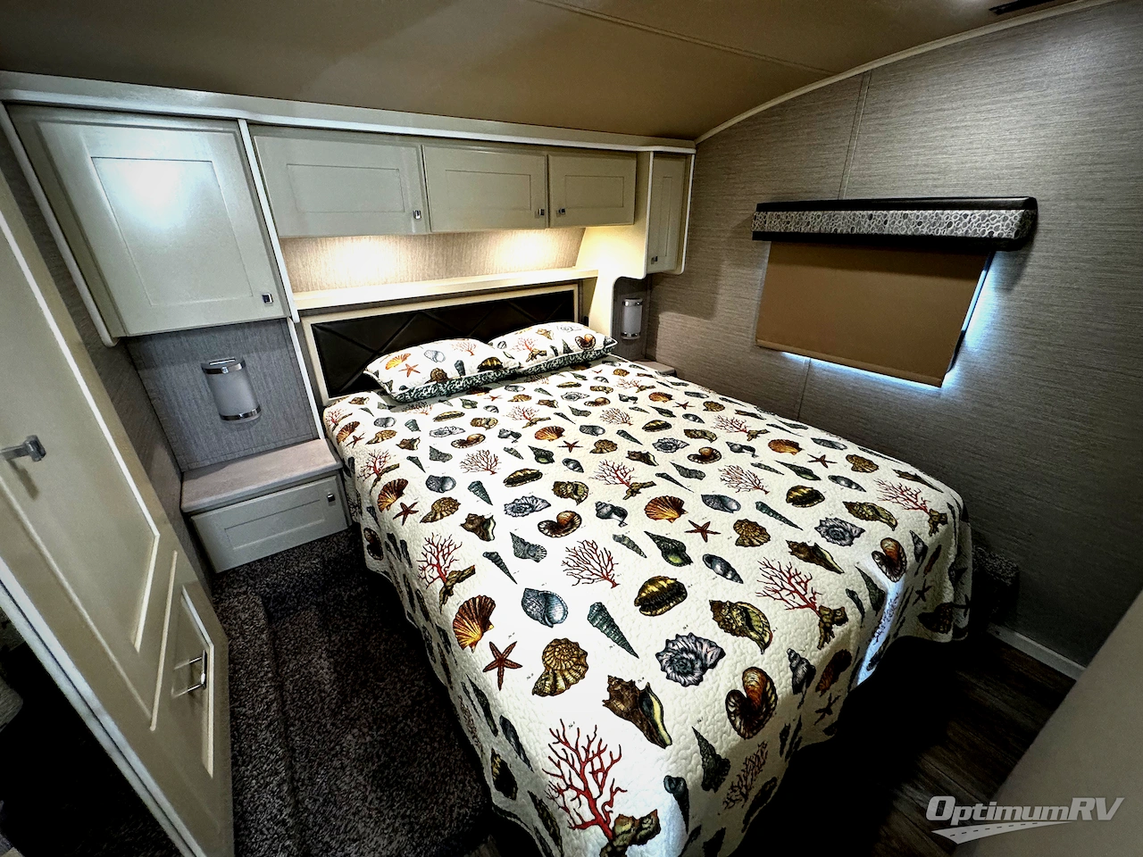 2021 VanLeigh Pinecrest 305RLP Photo 18