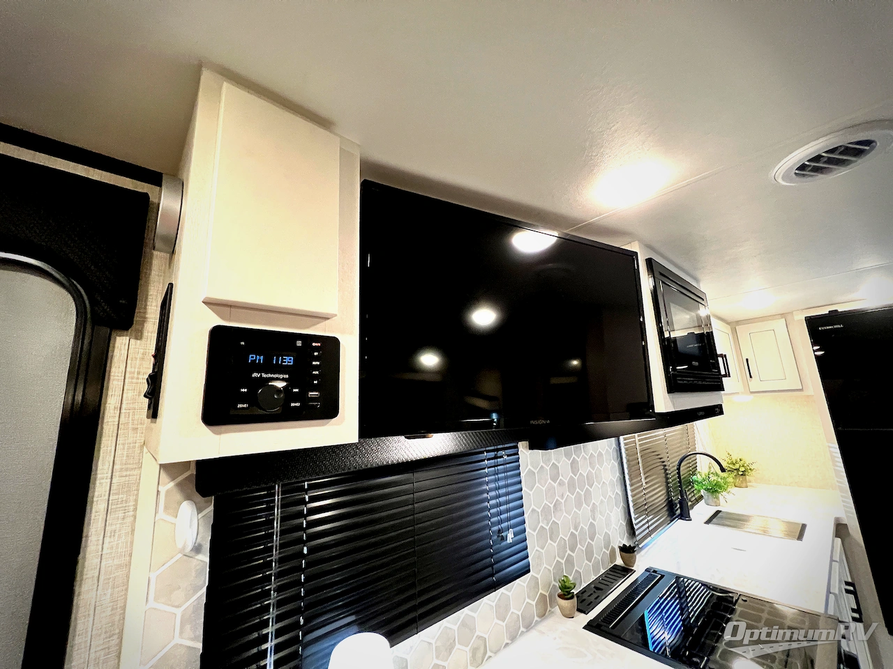 2024 Jayco Jay Feather 19MRK Photo 9