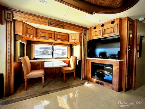 2013 Monaco Knight 36PFT RV Photo 2