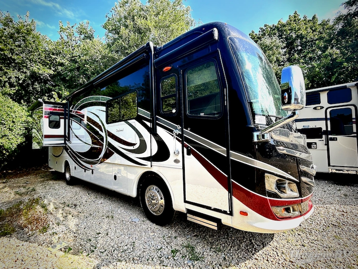 2013 Monaco Knight 36PFT RV Photo 1