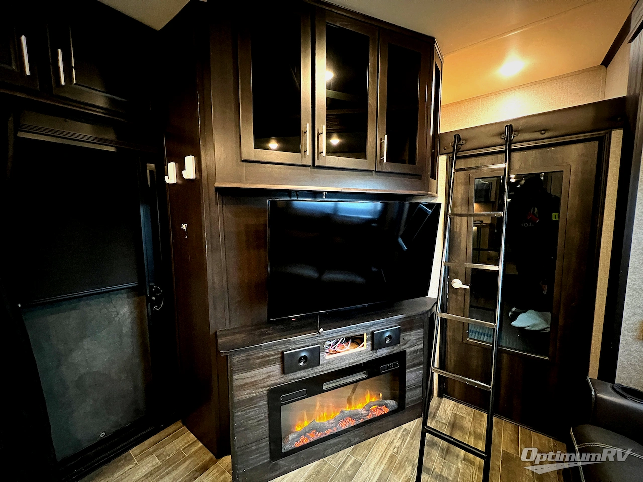 2021 Jayco Seismic 4113 Photo 5