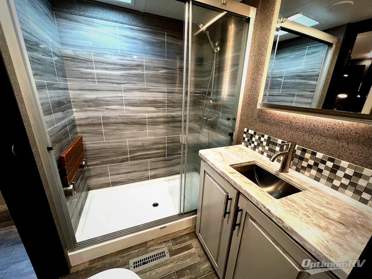 2021 Jayco Seismic 4113 Photo 16