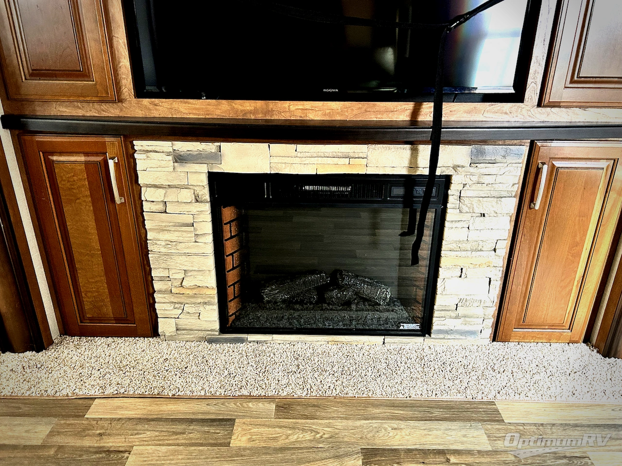 2017 Keystone Montana 3661RL Photo 15