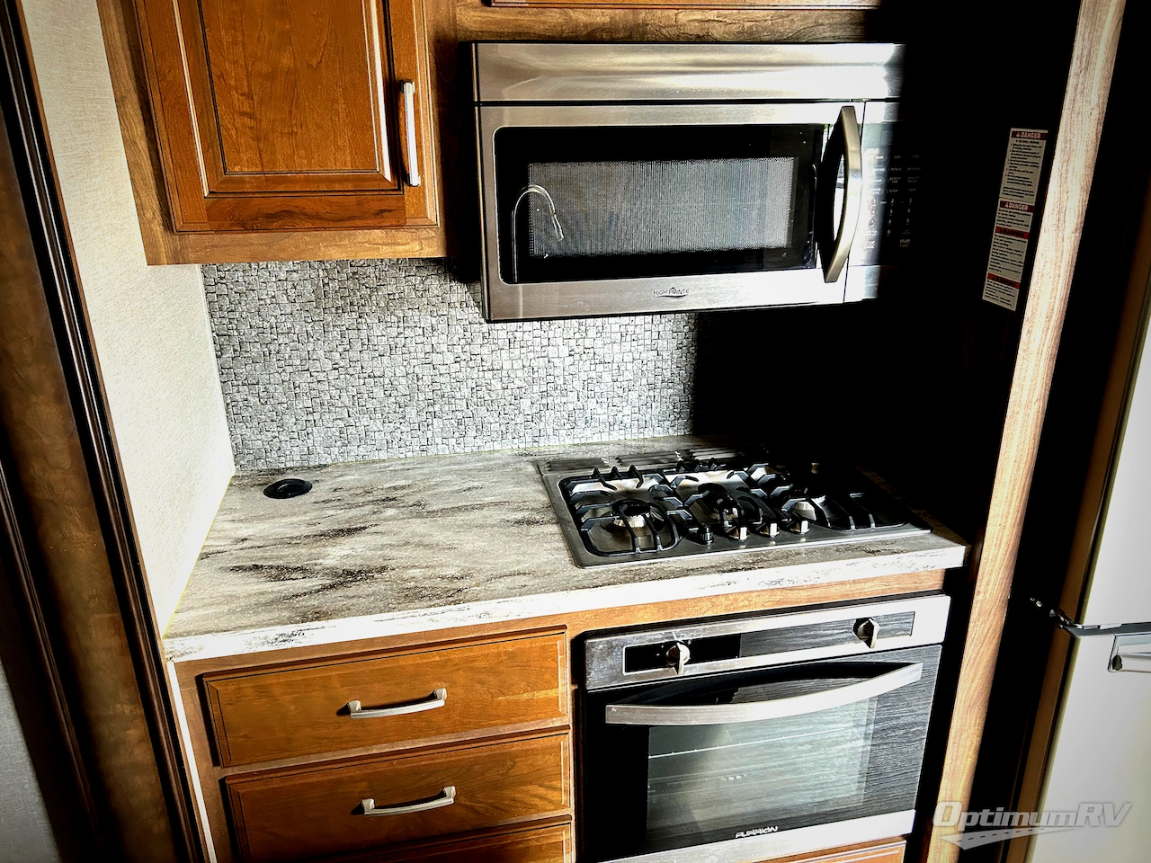 2017 Keystone Montana 3661RL Photo 7