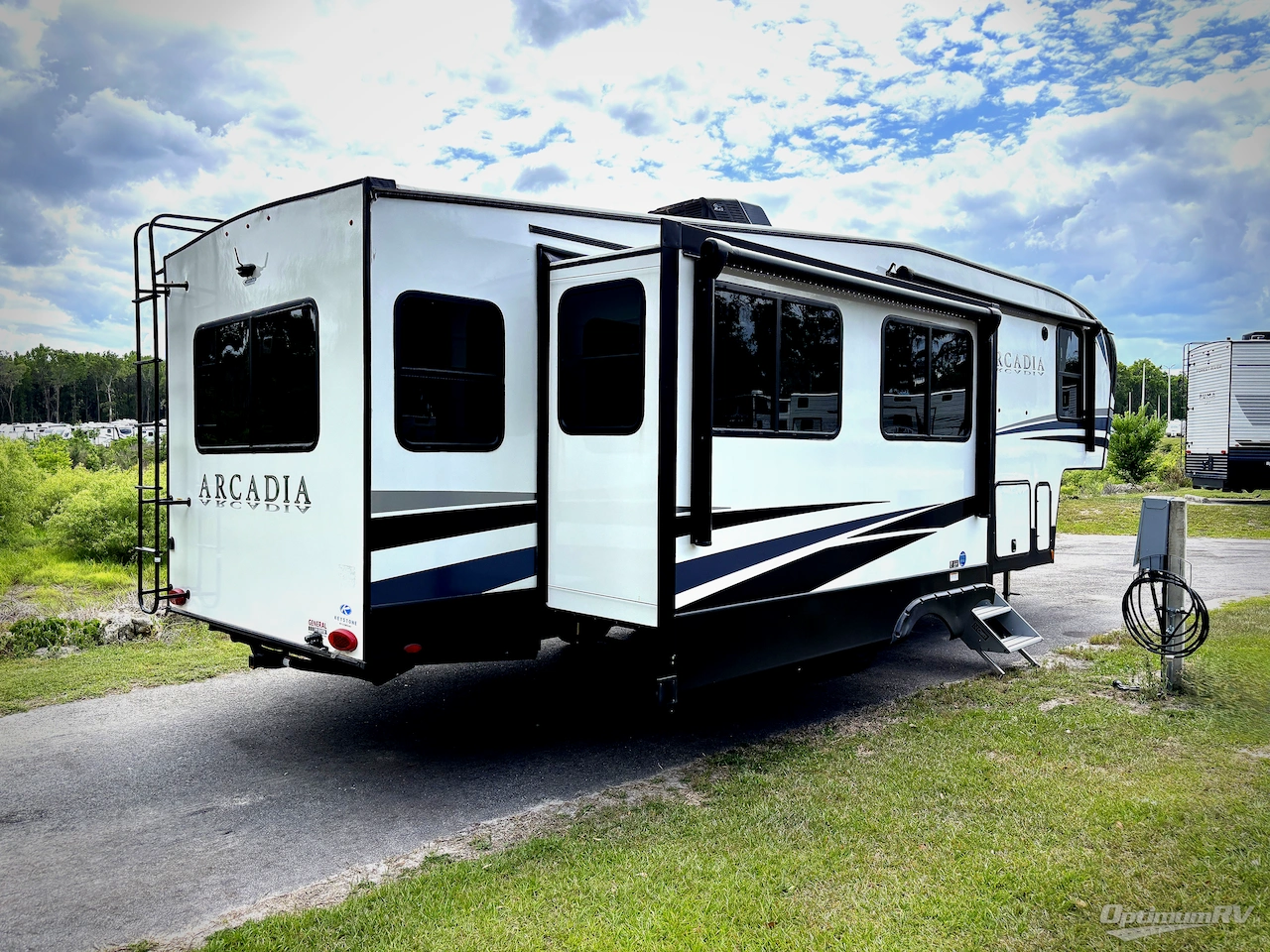2023 Keystone Arcadia Super Lite 332SLRL Photo 2