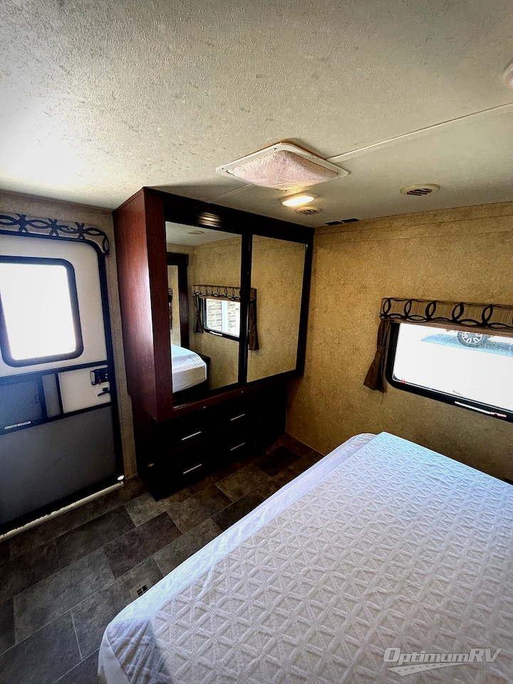 2016 Forest River Flagstaff Super Lite 26VFKS Photo 14