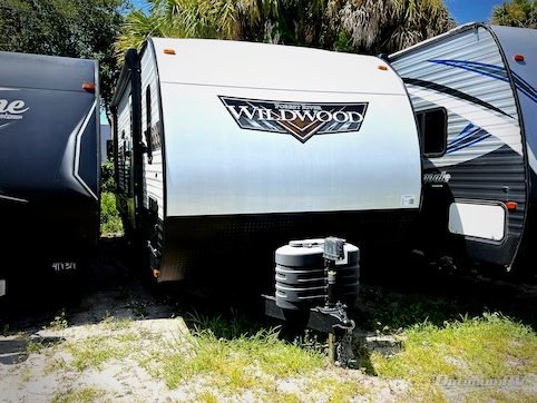 Used 2024 Forest River Wildwood 28DBUD Featured Photo