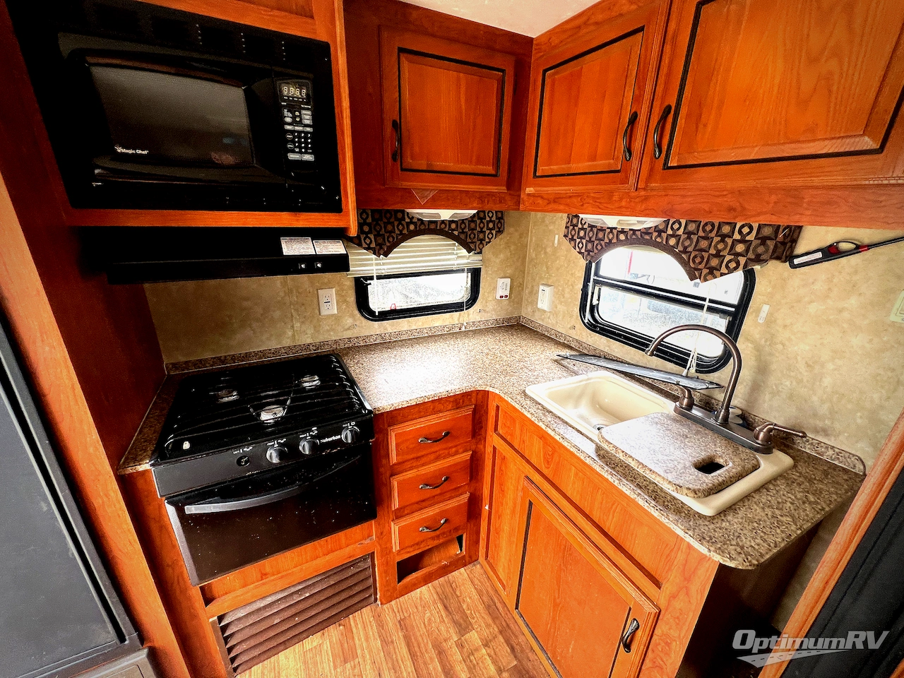 2012 Coachmen Catalina 25RKS Photo 6