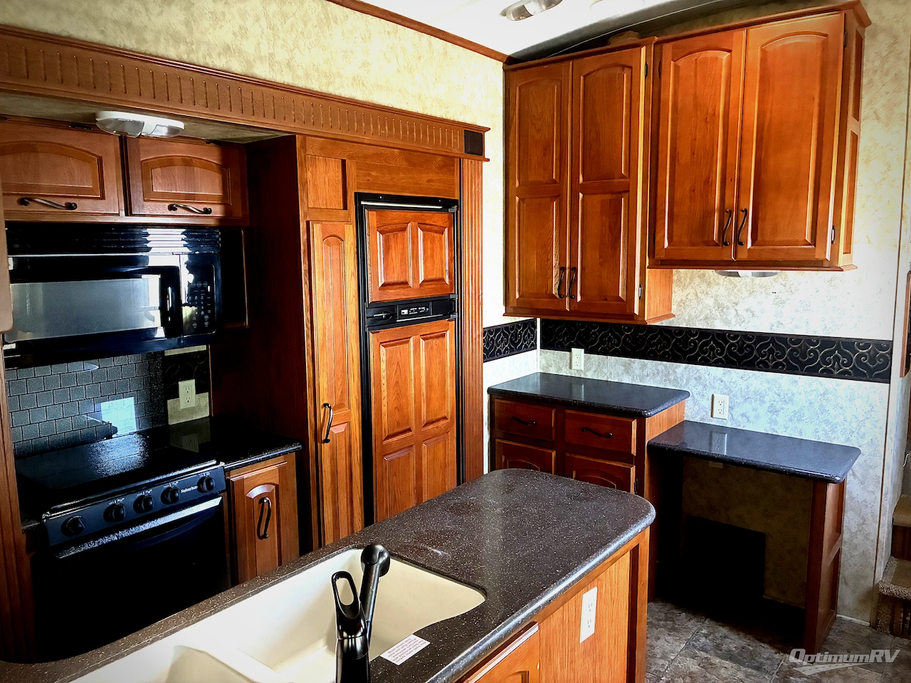 2012 Keystone Montana Big Sky 3455SA Photo 6