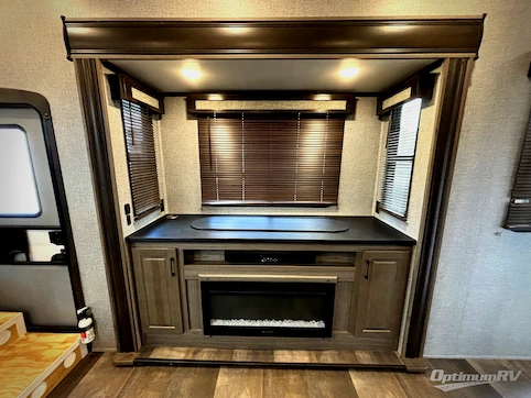 2020 CrossRoads Cameo CE4021FK RV Photo 3