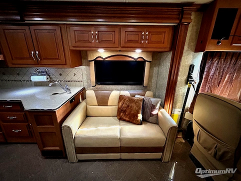2013 Fleetwood Discovery 36J RV Photo 3