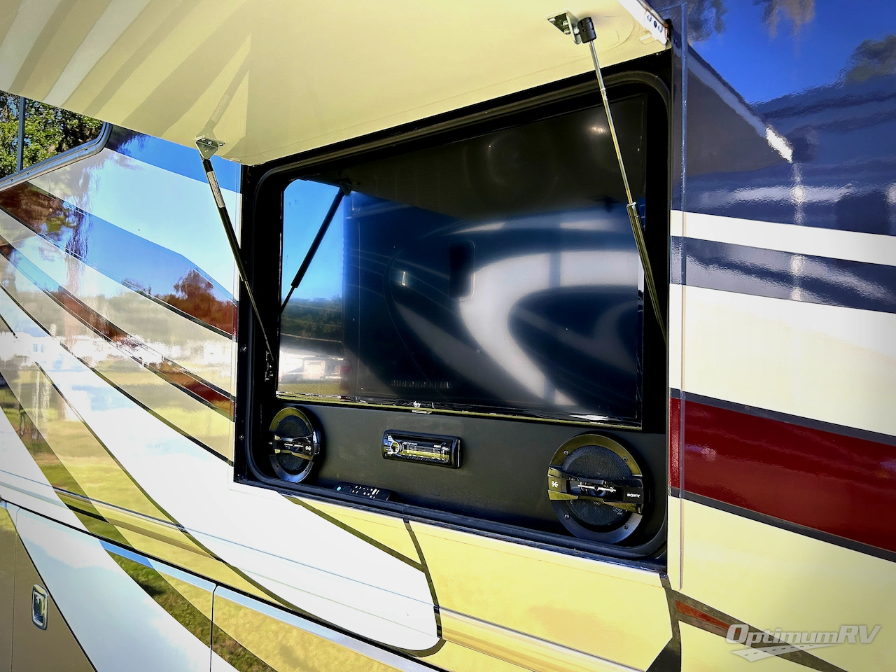 2013 Fleetwood Discovery 36J Photo 23