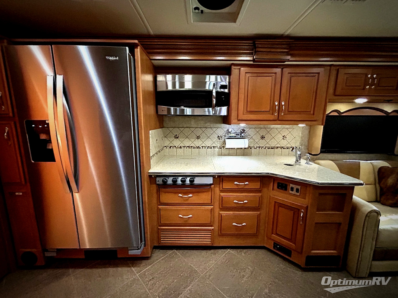 2013 Fleetwood Discovery 36J Photo 6