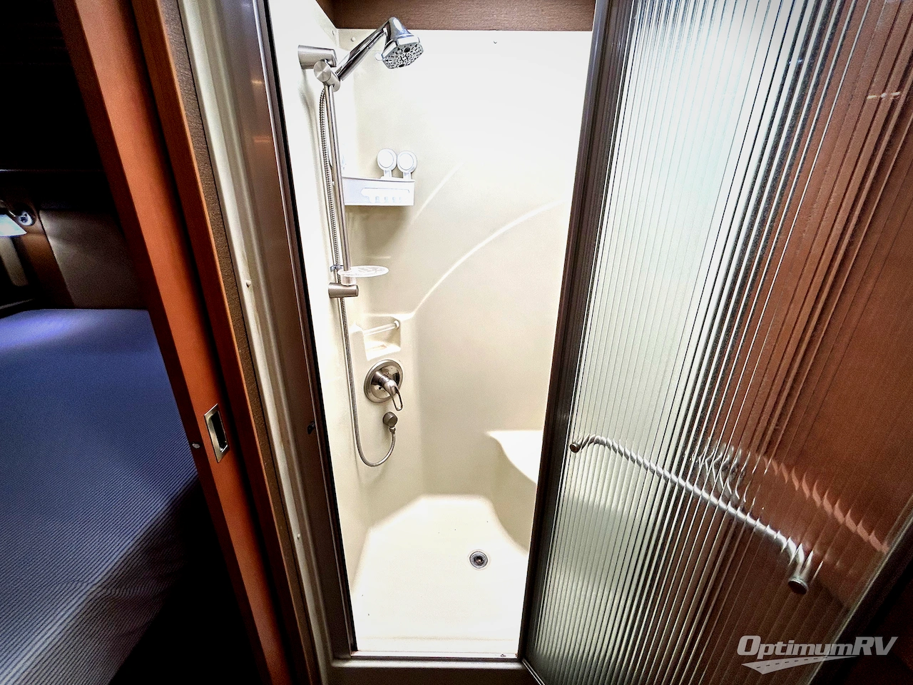 2013 Fleetwood Discovery 36J Photo 17