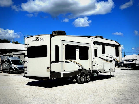 2018 Jayco Eagle 321RSTS RV Photo 2