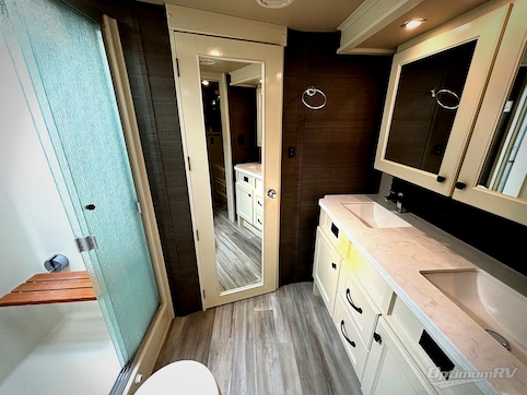 2022 VanLeigh Beacon 41LKB RV Photo 2